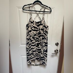 Old Navy Black and Cream Dress